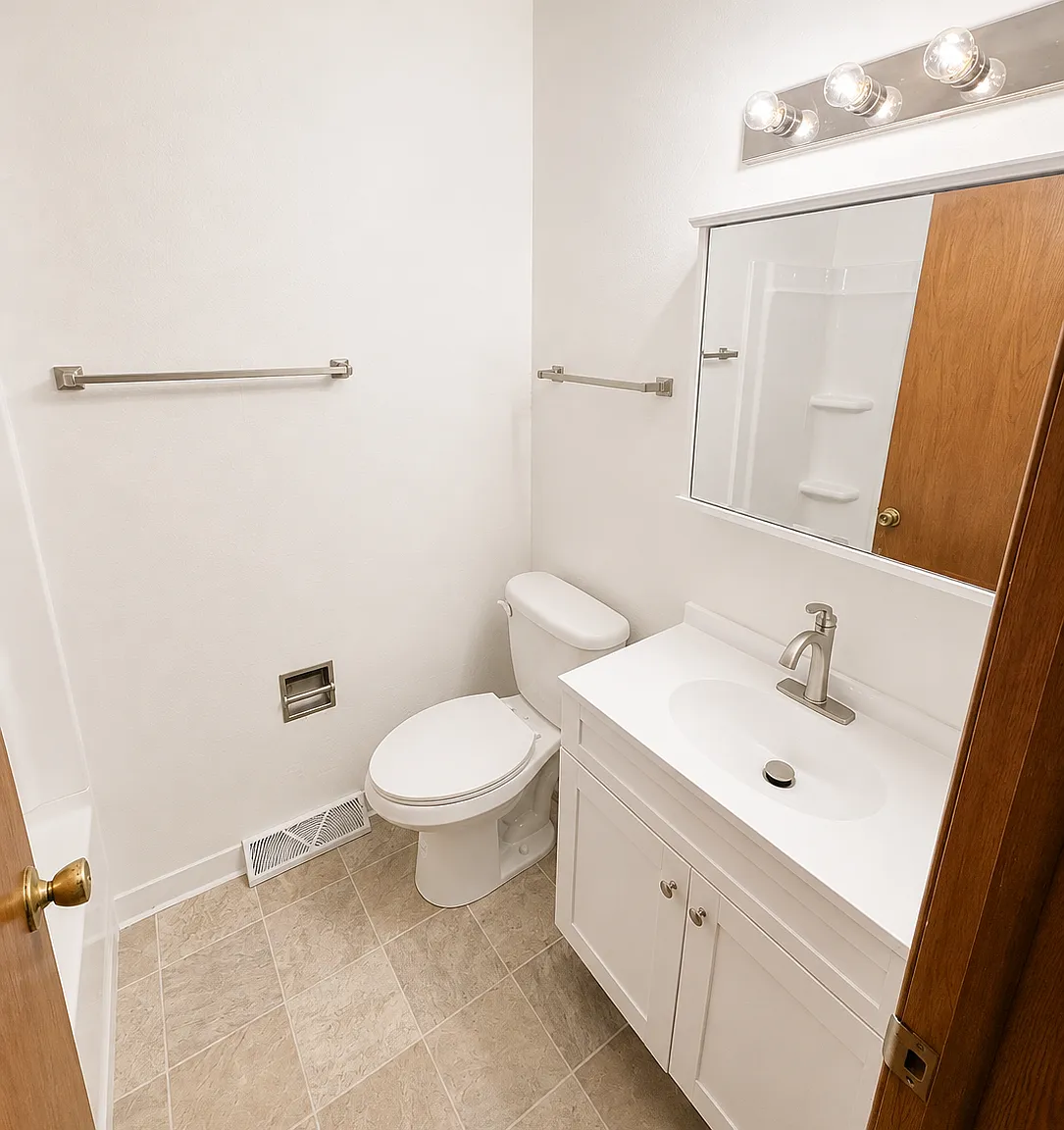 Midway Apartments - 7 — Photo 3