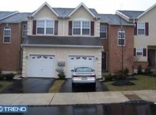 108 Courtside Dr, Red Hill, PA 18076