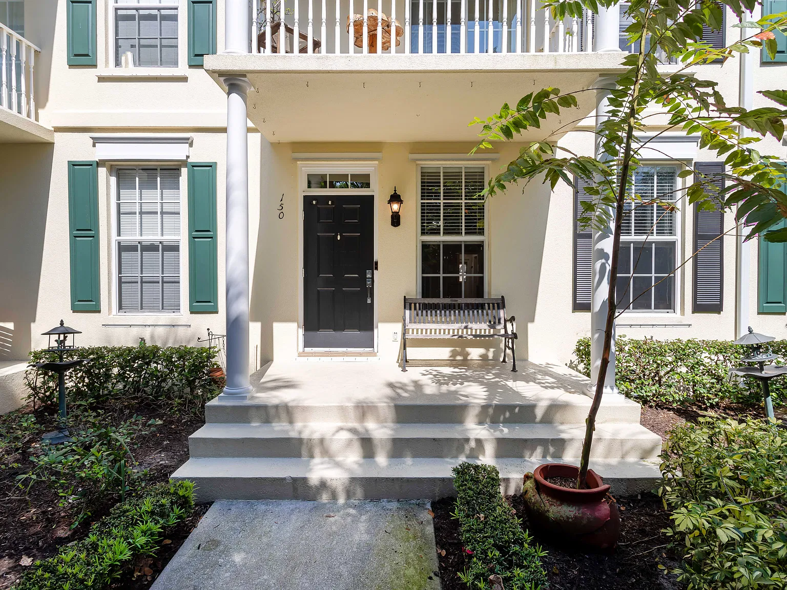 3 bed, 2.5 bath, 1611 sqft, $4,000 — Photo 1