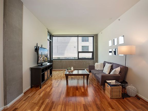 5th image of 350 11th Ave Unit 423