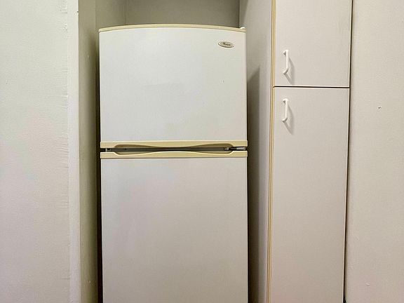 5th image of 4417 Forest Park Ave #49T
