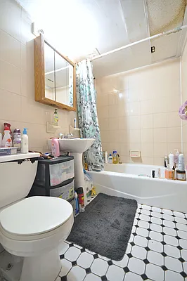 Rented by Compass | media 23