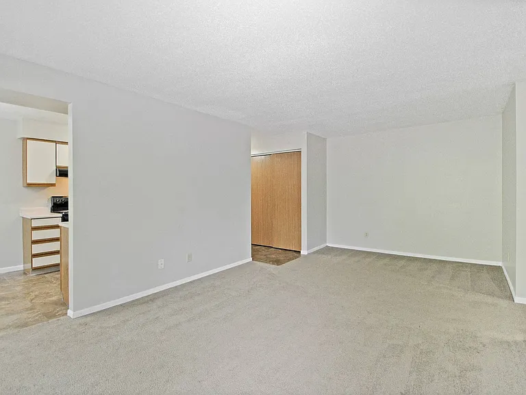 Woodland Valley Apartments — Photo 30
