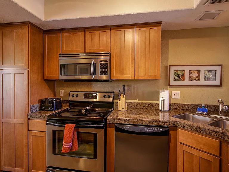 6651 N Campbell Ave #214 — Photo 8