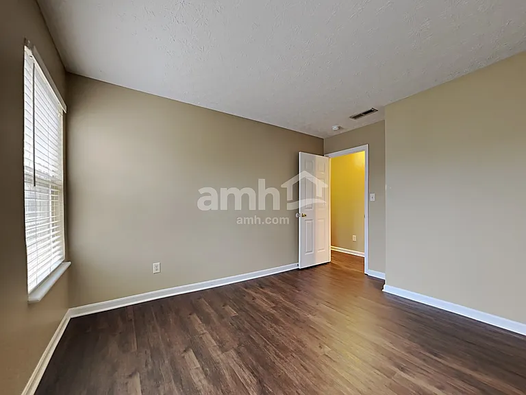 699 Thornton Dr — Photo 21