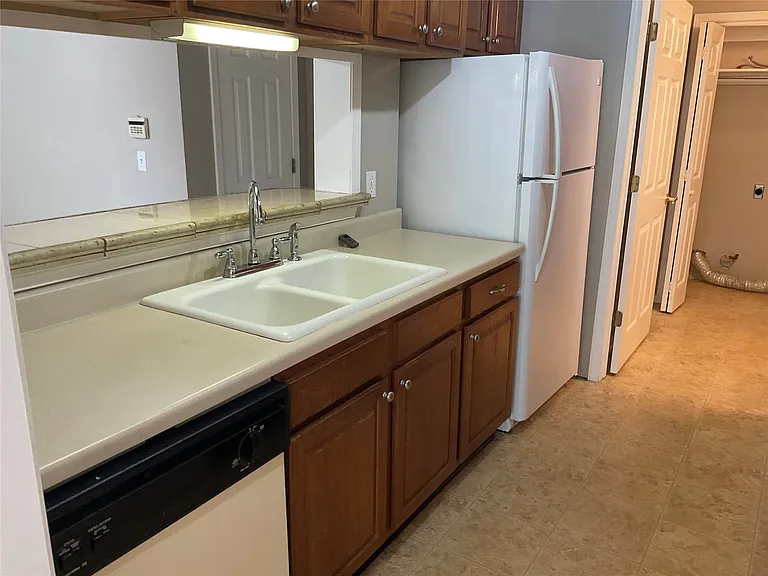 2236 W Quantico St — Photo 12