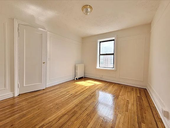 3rd image of 3820 Waldo Ave #E1