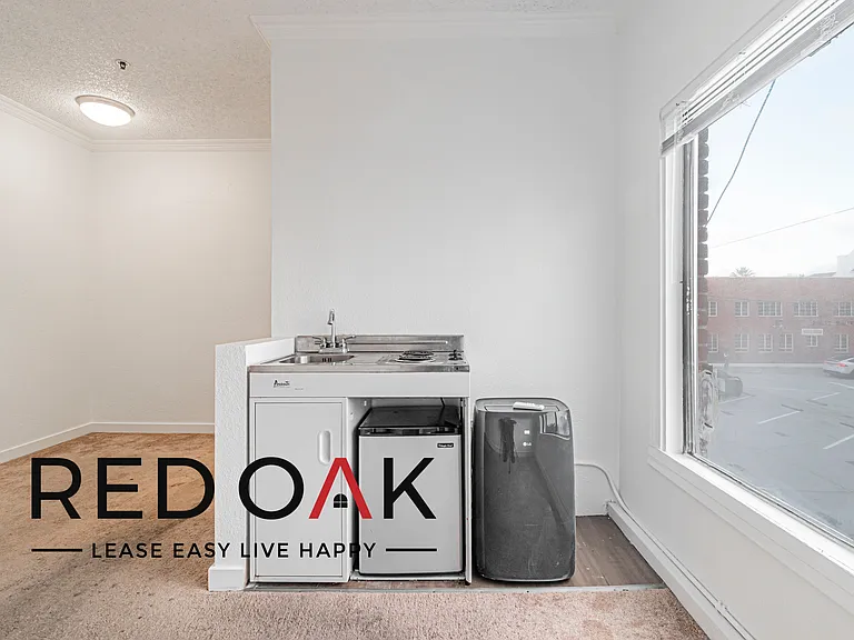 Charming Studio in The Heart Of Glendale — Photo 10