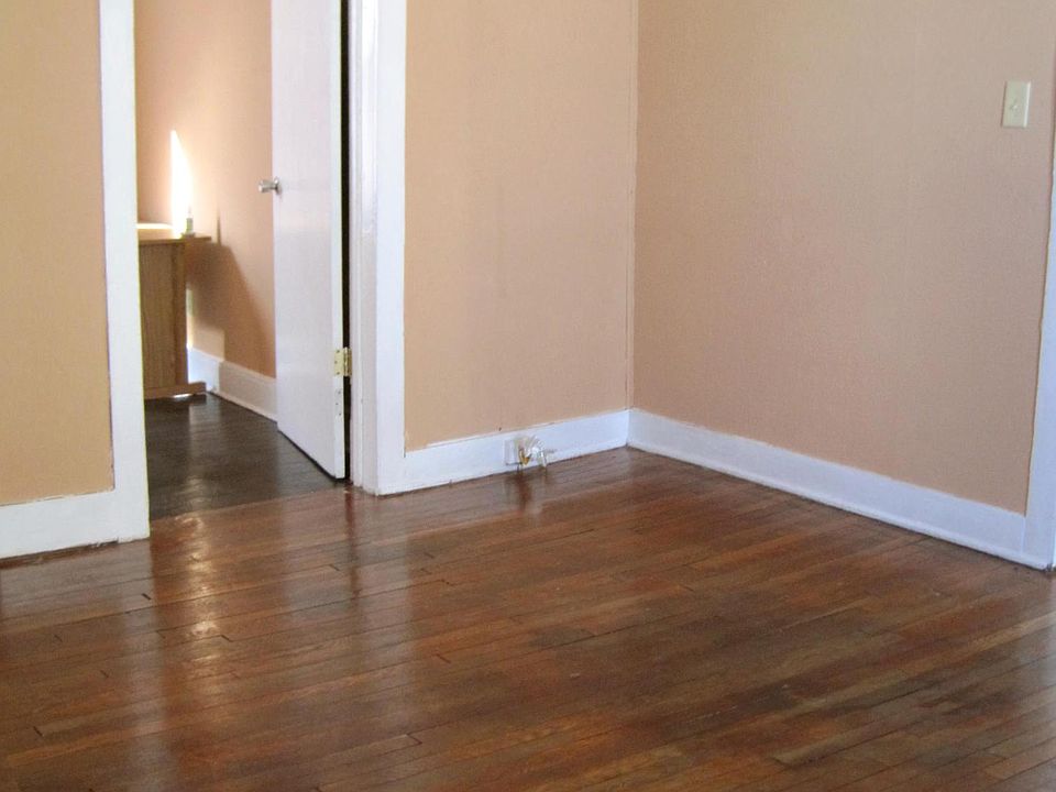 2nd image of 26 Meadow St