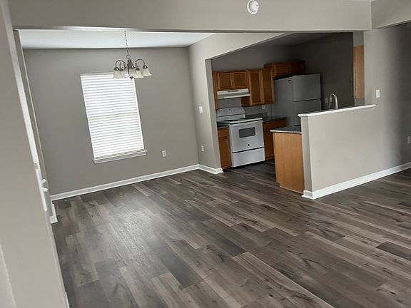 2nd image of 43332 S Range Rd