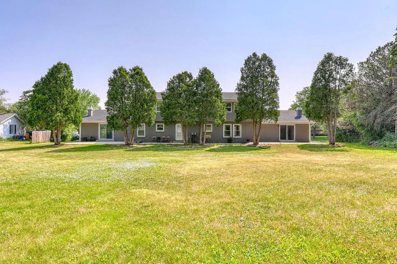 3 bed, 2.5 bath, 1950 sqft, $3,400 — Photo 4
