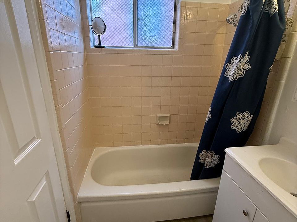 Tub