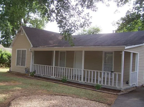 133 2nd Ave, Griffin, GA 30223