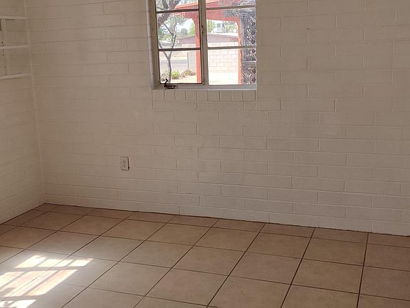 4th image of 3946 N Fontana Ave