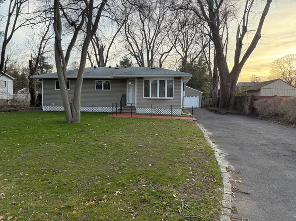 53 Corey Ave, Blue Point, NY 11715