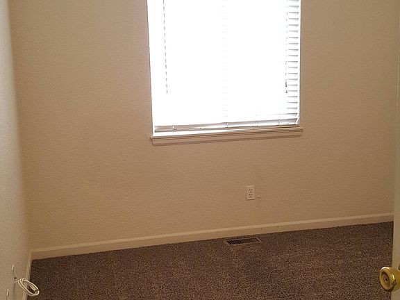 4th image of 176 Calabria Dr