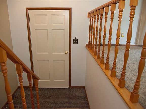 2nd image of 1221 Cross Gate Dr