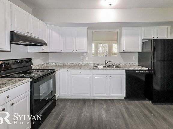 4th image of 715 Olivieri Ln