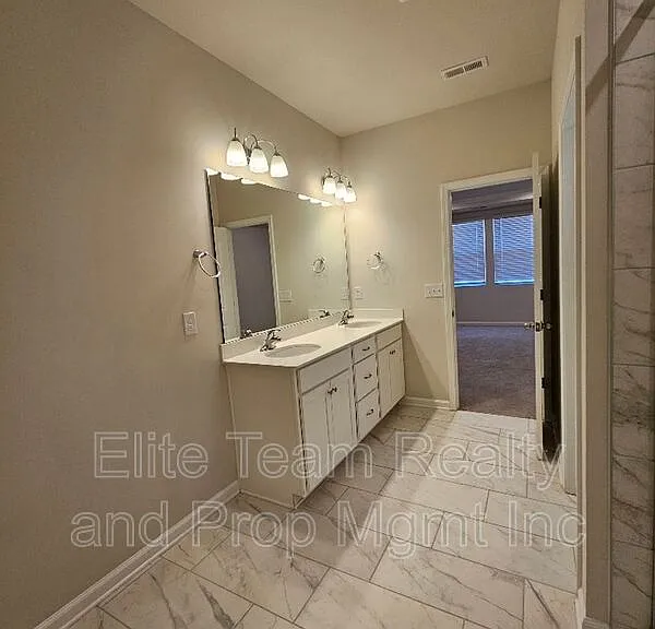 3108 Cheyney Park Dr — Photo 38