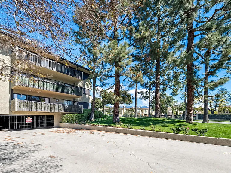 111 S Orange Grove Blvd #309 — Photo 35