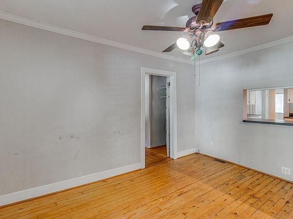 5th image of 806 S Woodrow St