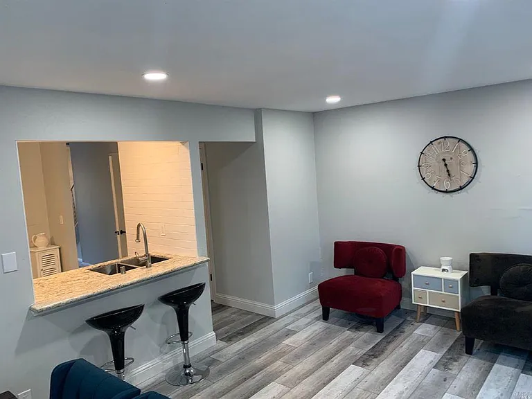1429 Saint James Pkwy — Photo 31
