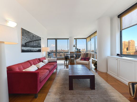 3rd image of 111 W 67th St APT 26E