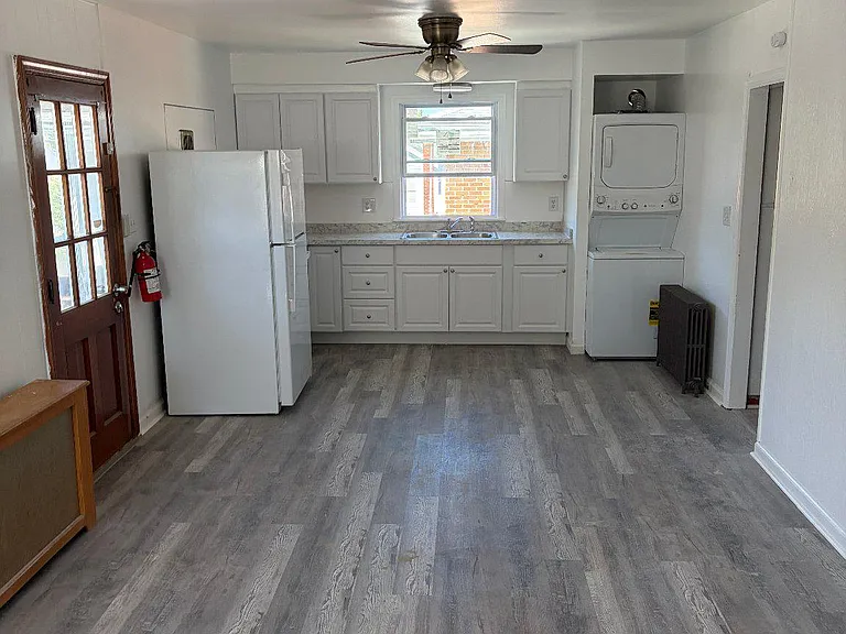 500 S East Ave #B — Photo 2