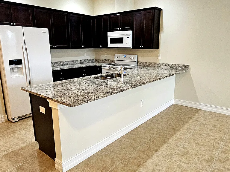 7135 Greenwood Park Cir #105 — Photo 6