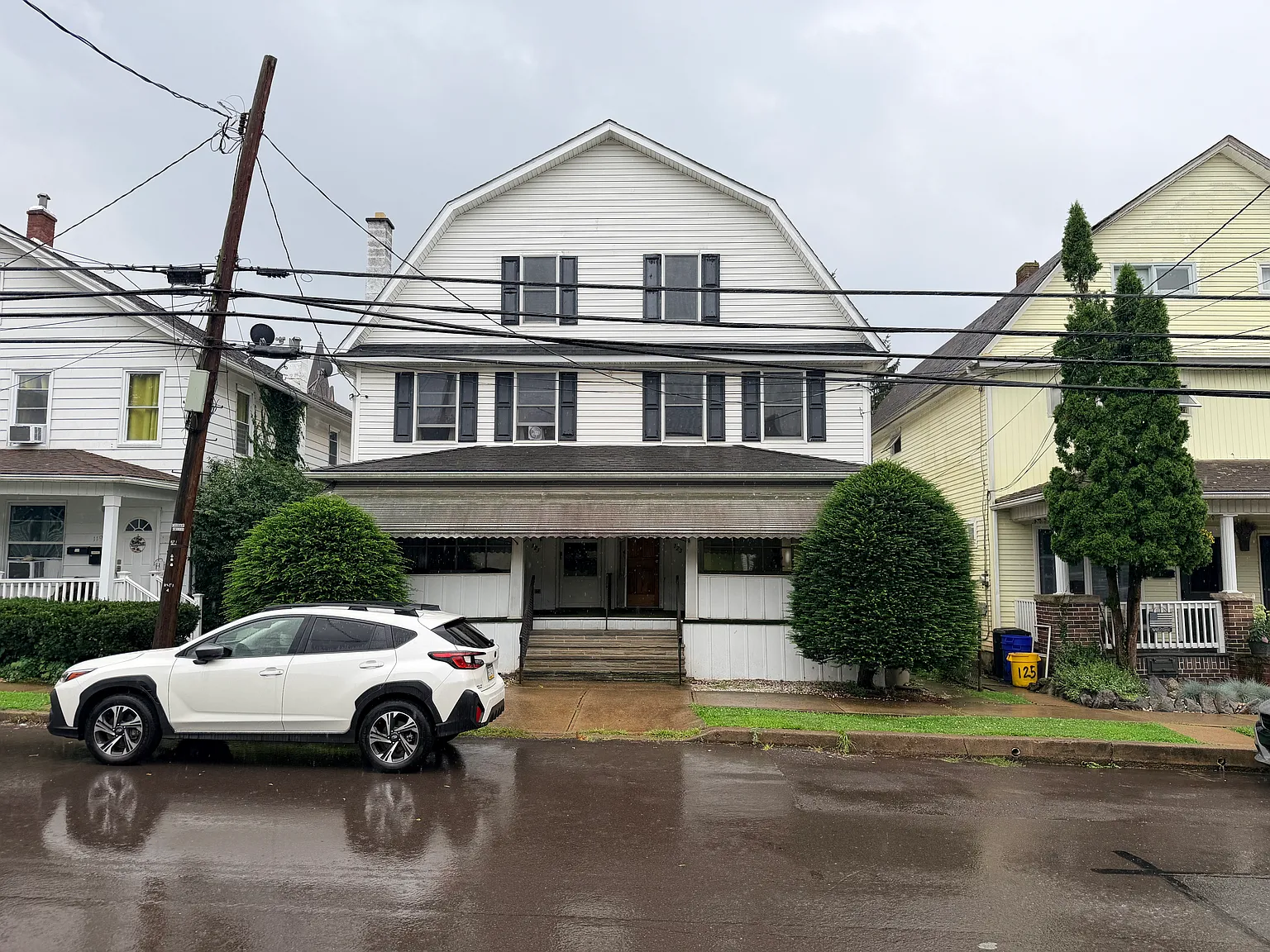 4 bed, 2200 sqft, $1,600 — Photo 1