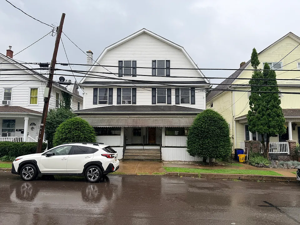 121 W Church St #121