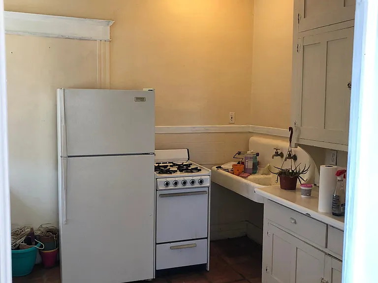 708 Central Ave SE #5 — Photo 6
