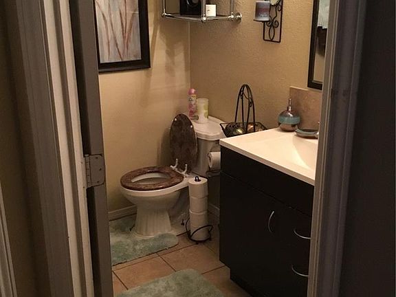 5th image of 957 Fairbanks Cir