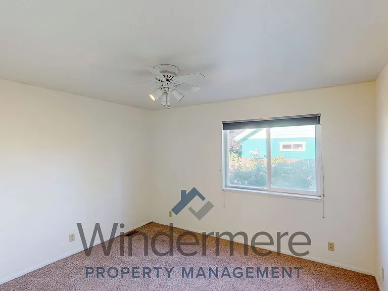 2040 Sunbar St — Photo 14