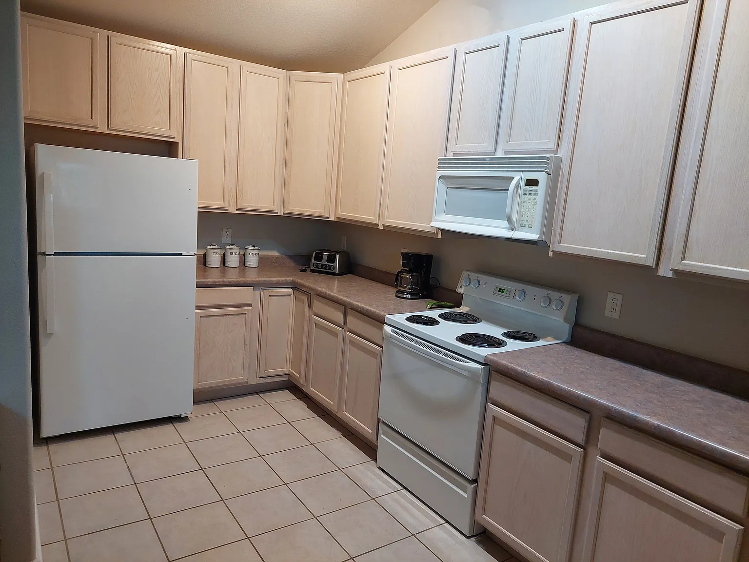 2 bed, 1325 sqft, $1,800 — Photo 4