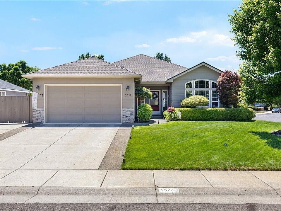 1st image of 523 Meadowbrook Dr
