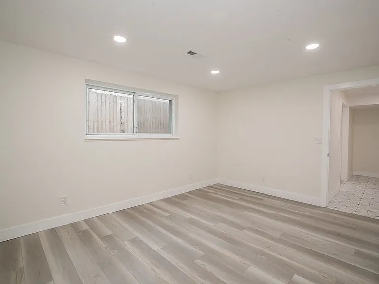 2308 S Lima St — Photo 24