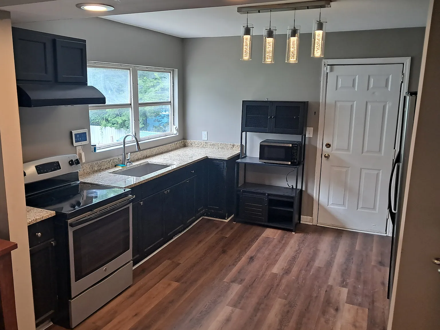 4 bed, 1684 sqft, $1,800 — Photo 4