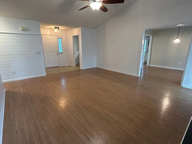 1300 Woodburn Ct — Photo 10