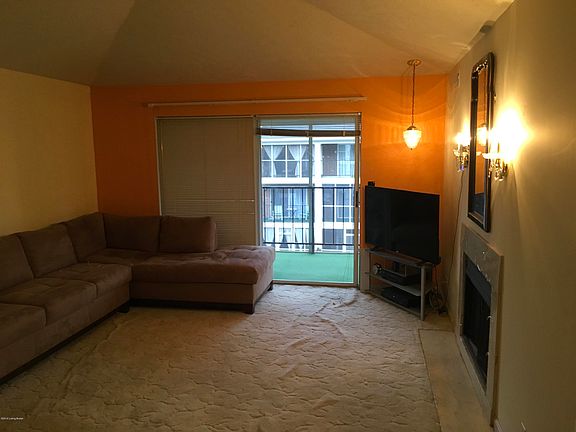 3rd image of 312 Donard Park Ave