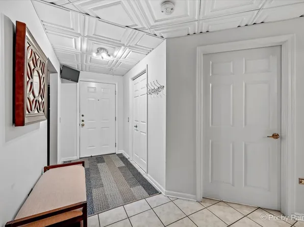 1500 S Ardmore Ave APT 308, Villa Park, IL 60181