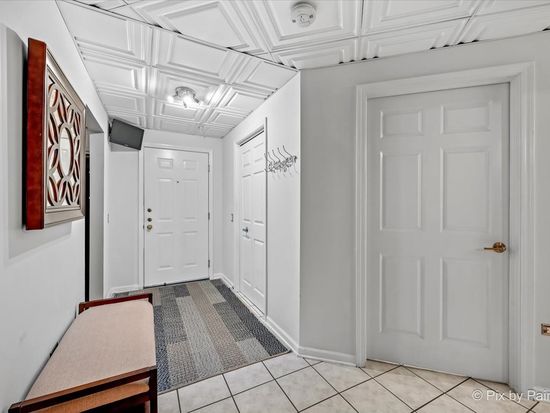 1500 S Ardmore Ave APT 308, Villa Park, IL 60181