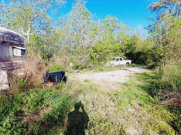 4th image of 586 Big Pasture Rd