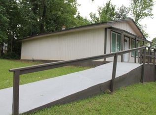 952 N Highway 356, Onalaska, TX 77360