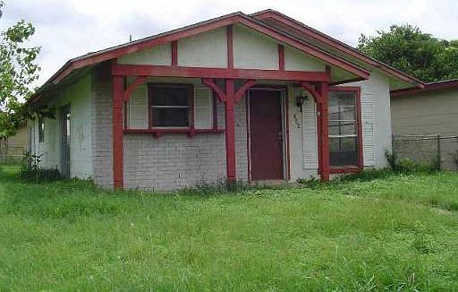 2nd image of 802 PLEASURE PARK DR