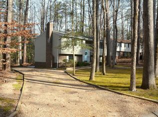 13306 Old Barn Ct, Midlothian, VA 23112