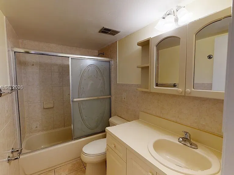 1955 NE 135th St #301 — Photo 18