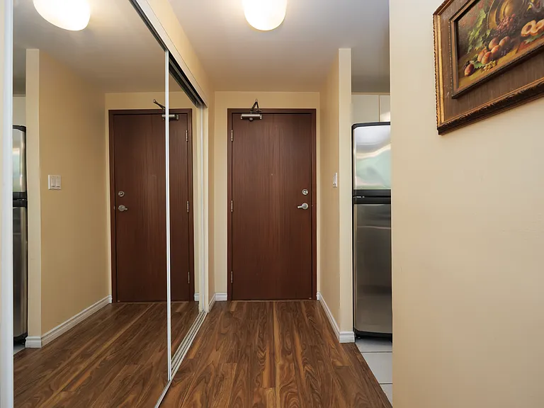 555 Jervis St #304 — Photo 11