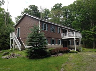 786 Twin Lakes Rd, Shohola, PA 18458