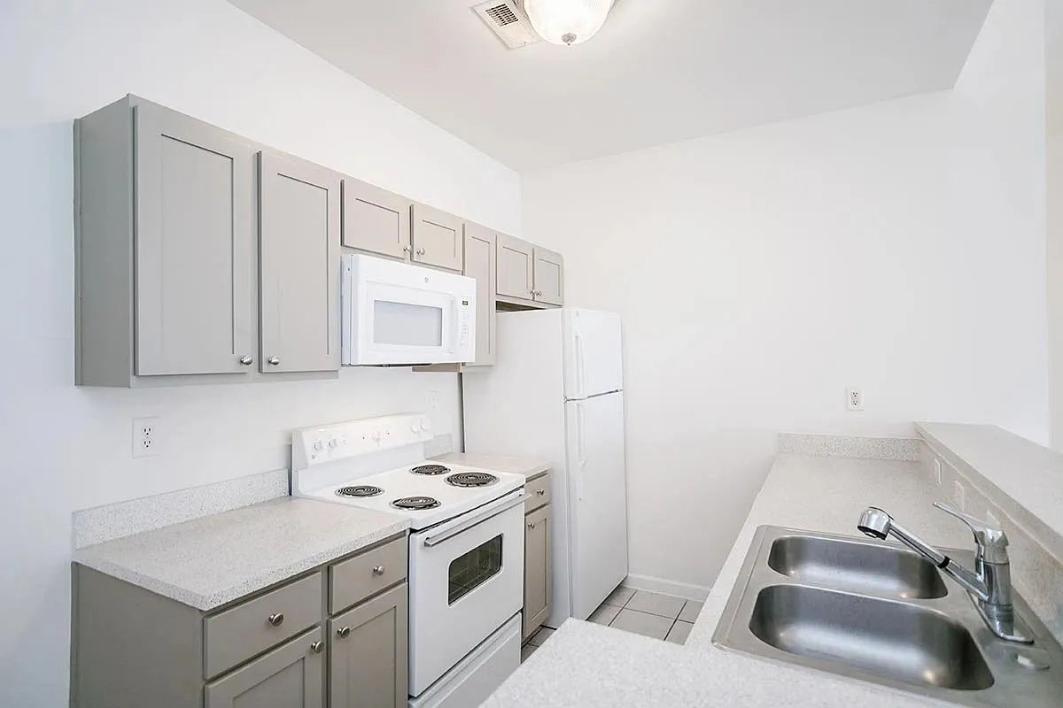 2 bed, 1123 sqft, $1,420 — Photo 2